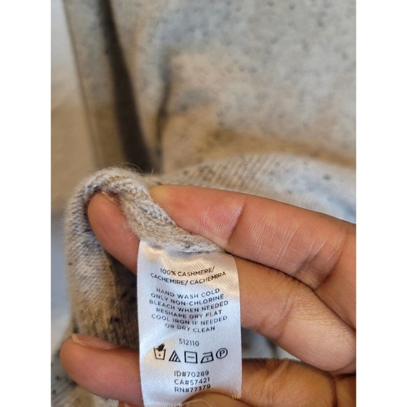 Ann Taylor 100% Cashmere Crew Neck Gray Sweater Size Medium - Picture 3 of 5